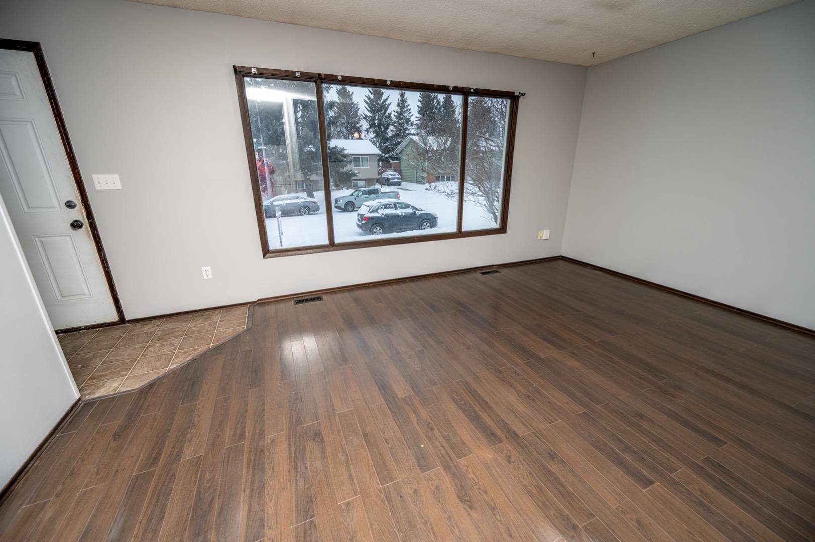 Lacombe, AB T4L 1R9,42 Valley CRES