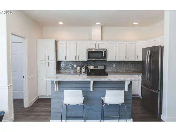 Eugene, OR 97402,1977 HEITZMAN WAY