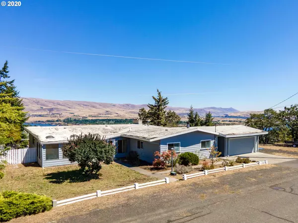 The Dalles, OR 97058,1517 HERMITS WAY