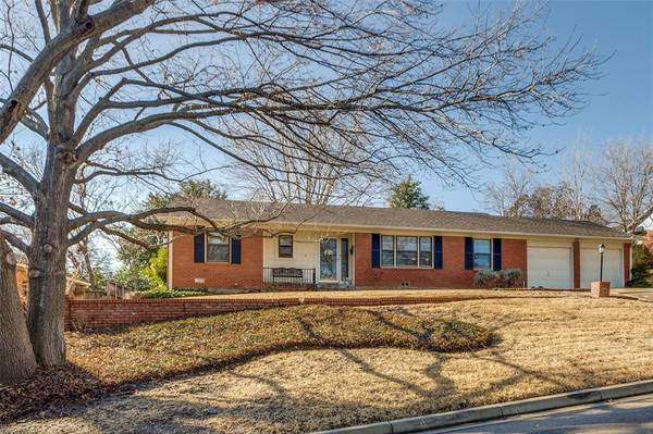 6837 Woodstock Road, Fort Worth, TX 76116