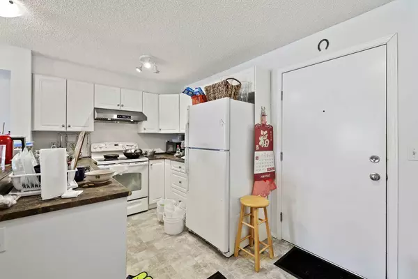 Calgary, AB T3K0M3,60 Panatella ST NW #3203