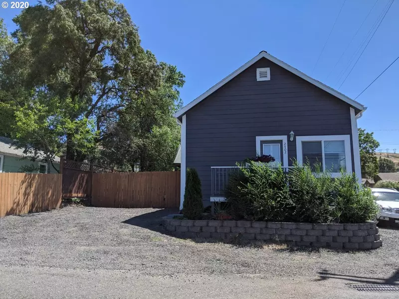 2402 E 10th ST, The Dalles, OR 97058