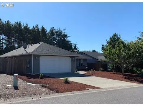 122 PARK VILLAGE LOOP, Florence, OR 97439