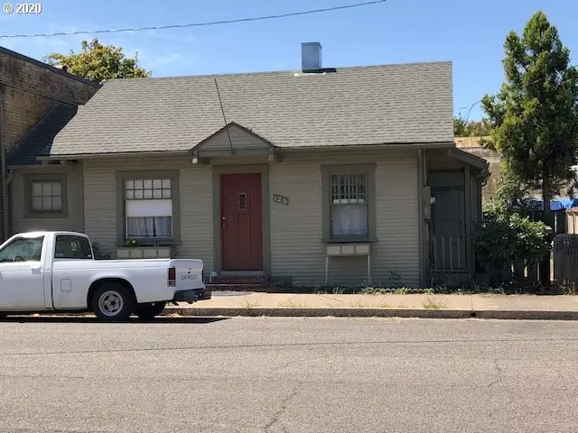 125 N 2ND ST, Harrisburg, OR 97446