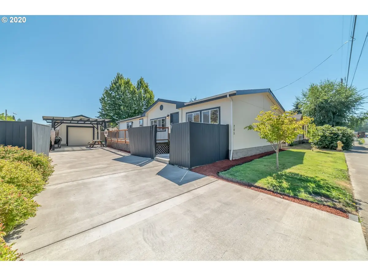 Springfield, OR 97478,285 S 52ND PL