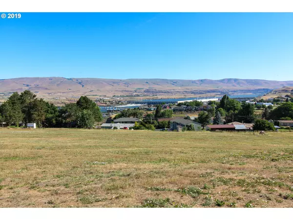 3009 E 10TH, The Dalles, OR 97058