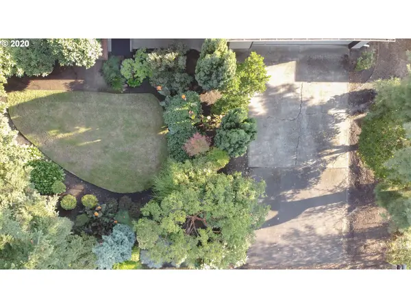 Eugene, OR 97401,1992 MONTEREY LN