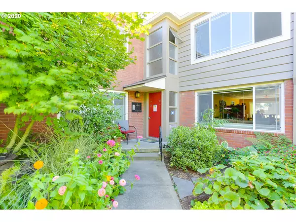 Portland, OR 97212,1800 NE 17TH AVE #5