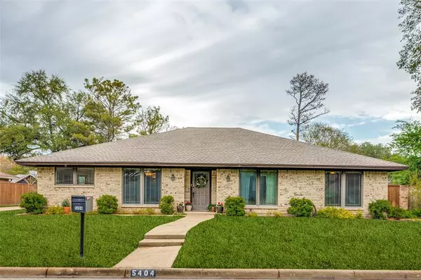 5404 Benbridge Drive, Fort Worth, TX 76107