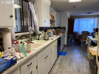 Springfield, OR 97477,520 PACIFIC AVE