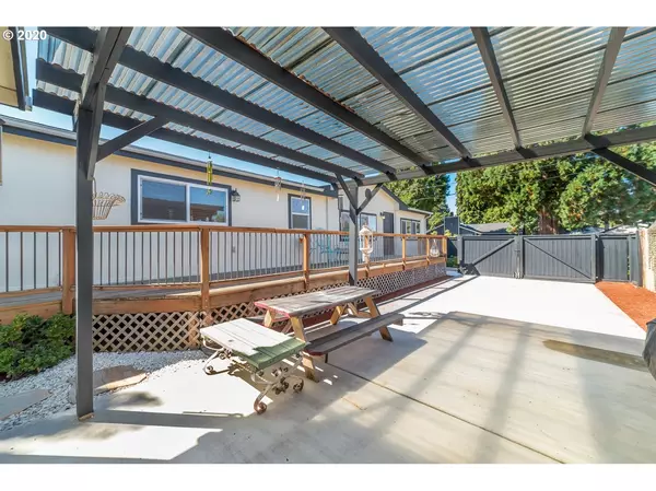 Springfield, OR 97478,285 S 52ND PL