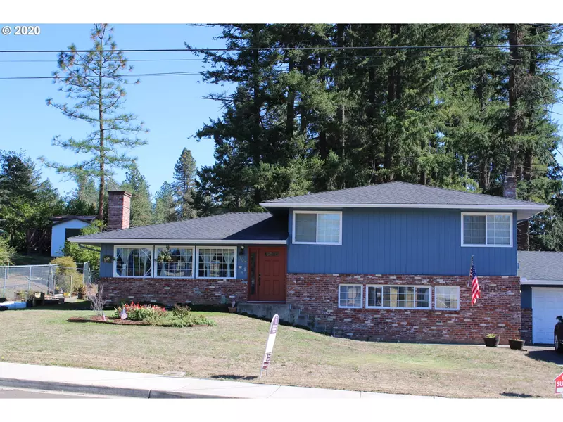 508 N COMSTOCK RD, Sutherlin, OR 97479