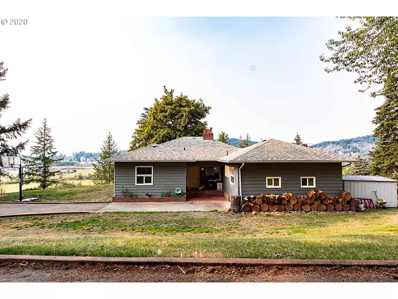 148 CHERRY AVE, Sutherlin, OR 97479