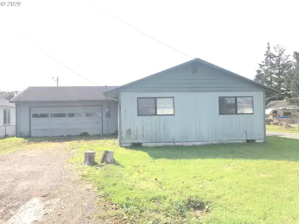 3411 MAPLE LN, Tillamook, OR 97141