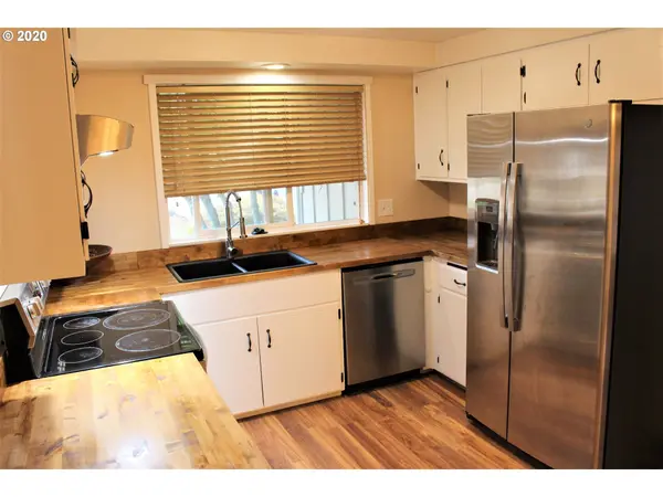 Eugene, OR 97401,551 PANDA LOOP