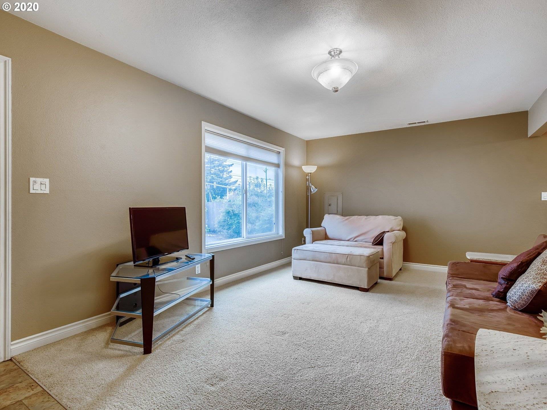 Portland, OR 97216,10708 E BURNSIDE ST