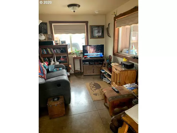 Camas Valley, OR 97416,231 DORTHEA DR