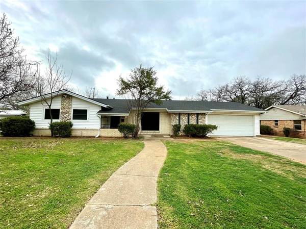 3616 Alhambra Drive, Forest Hill, TX 76119