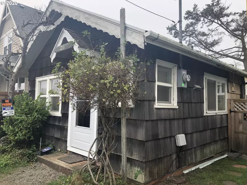 211 S MILLER ST, Rockaway Beach, OR 97136