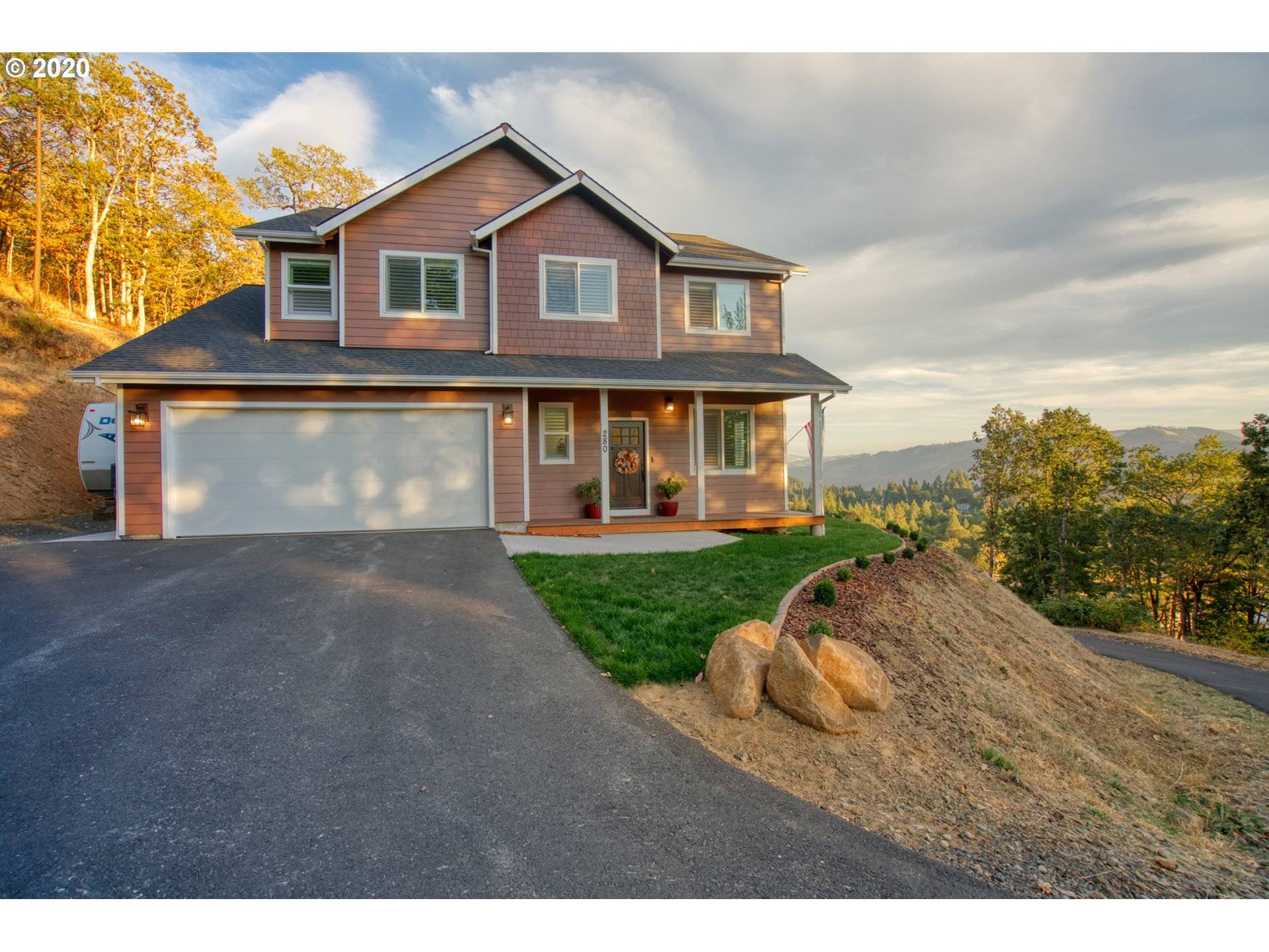 280 Off RD, White Salmon, WA 98672