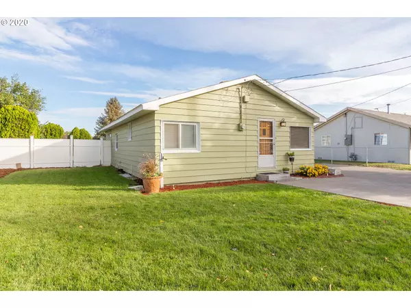 Hermiston, OR 97838,355 E JENNIE AVE