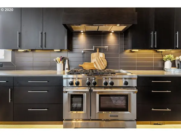 Camas, WA 98607,3043 NW 12TH AVE