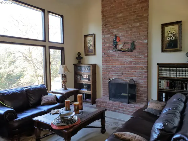 Lowell, OR 97452,40535 JASPER LOWELL RD