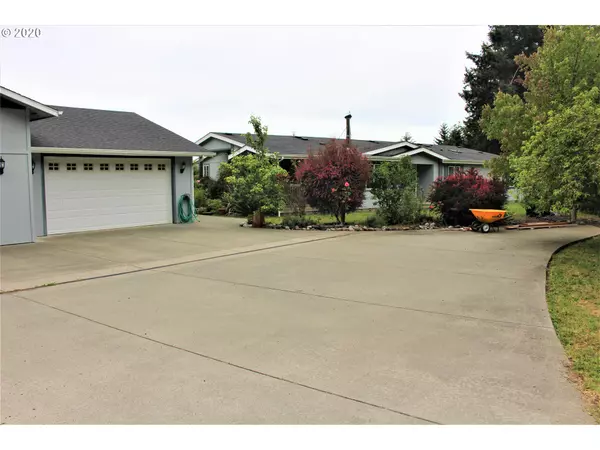 18099 GARDNER RIDGE RD, Brookings, OR 97415