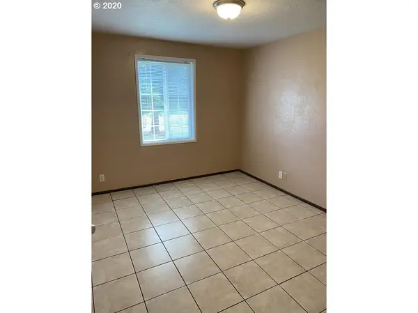 Springfield, OR 97477,2582 20TH ST