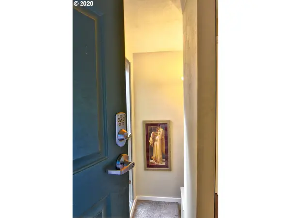 313 WOODCUTTER WAY, Eugene, OR 97405