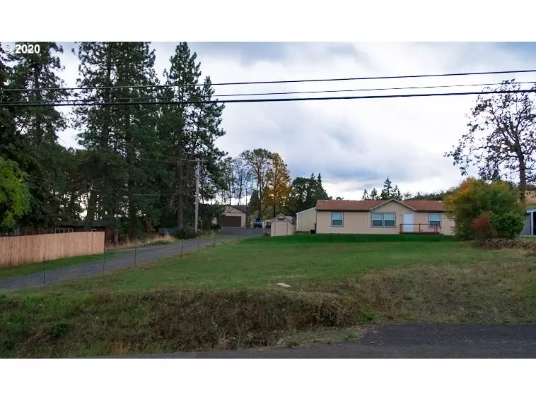 White Salmon, WA 98672,145 NW Loop RD