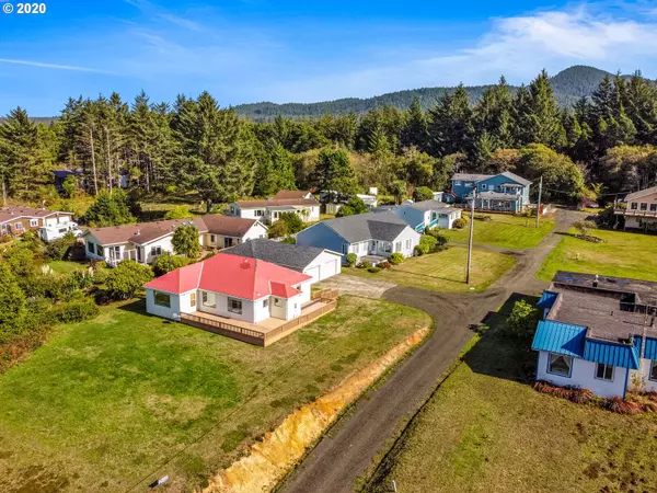 Yachats, OR 97498,285 NE DORNING ST