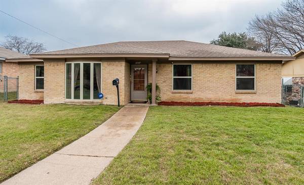 1233 Woodburn Trail, Dallas, TX 75241