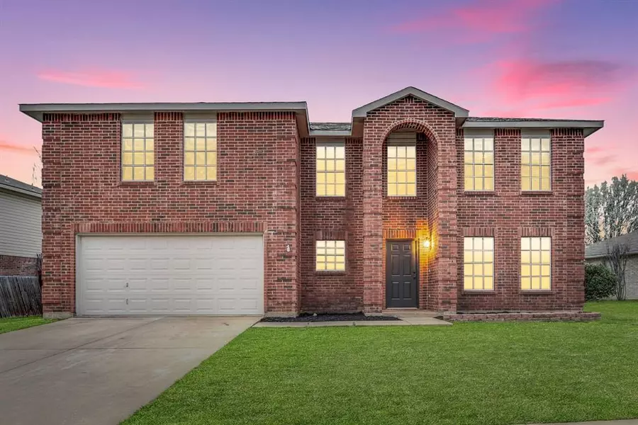 223 Queen Annes Drive, Burleson, TX 76028