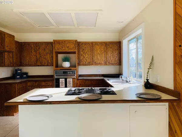 Creswell, OR 97426,1193 CEDAR PL