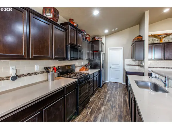 Eugene, OR 97402,5725 DONOHOE AVE