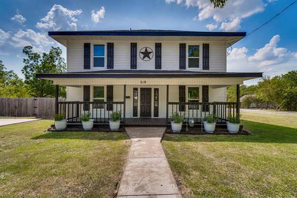 219 N Washington Street, Farmersville, TX 75442