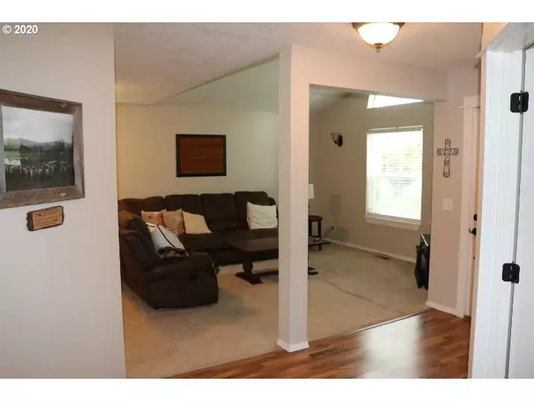 Springfield, OR 97478,3840 LONG RIDGE DR