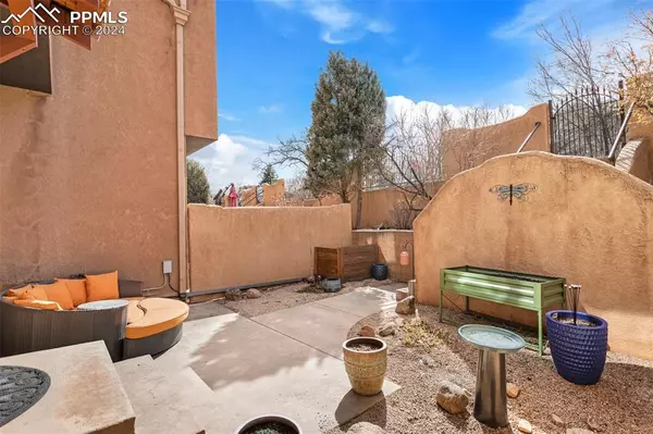 Manitou Springs, CO 80829,326 Santa Fe PL #A