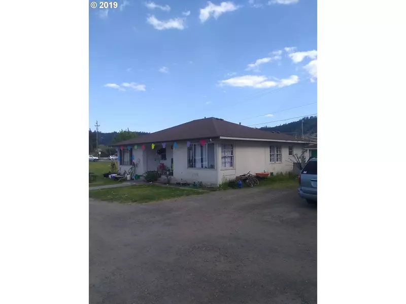 191 SW MAIN ST, Winston, OR 97496