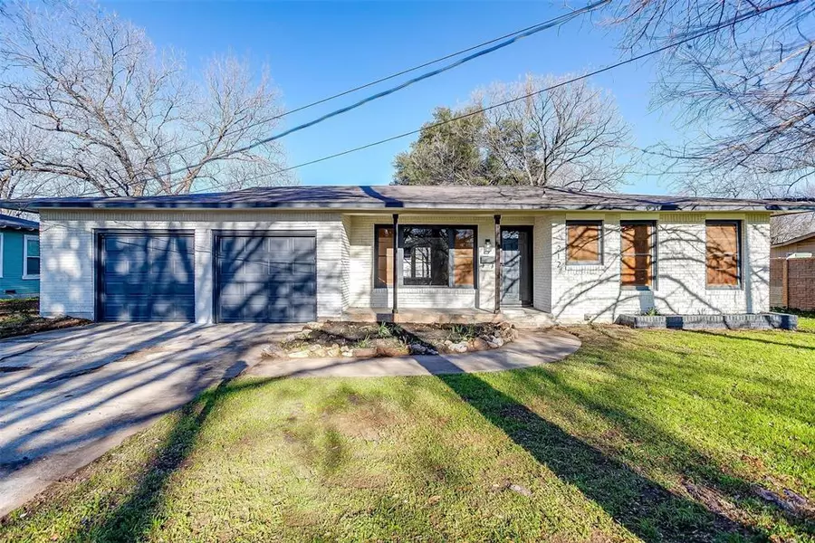 212 Myers Avenue, Cleburne, TX 76033