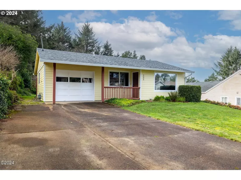 825 SE 31ST ST, Lincoln City, OR 97367