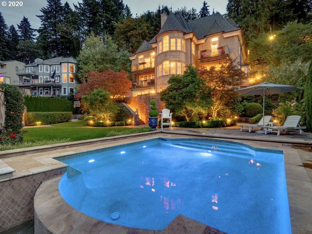 Lake Oswego, OR 97034,1527 LAKE FRONT RD