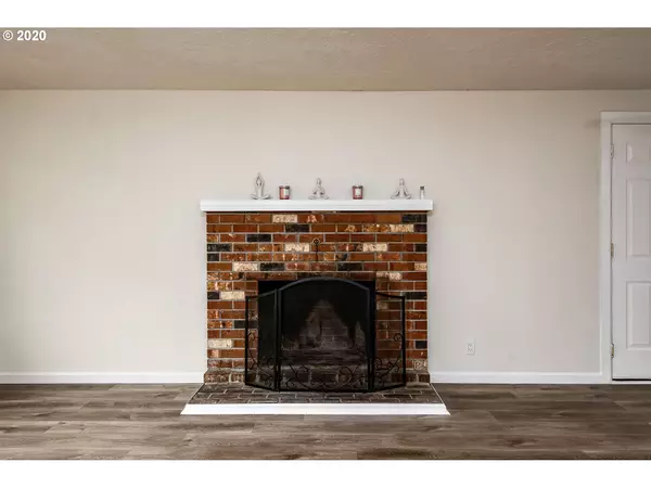 Eugene, OR 97404,1360 OAK DR