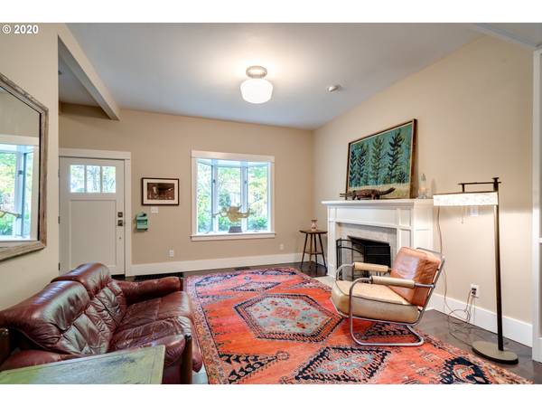 Portland, OR 97202,8815 SE 9TH AVE