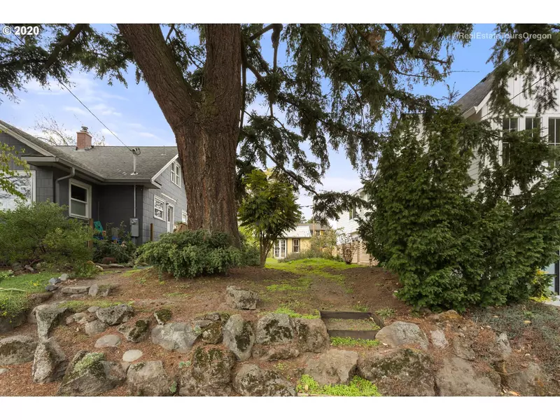 5537 NE 28TH AVE, Portland, OR 97211