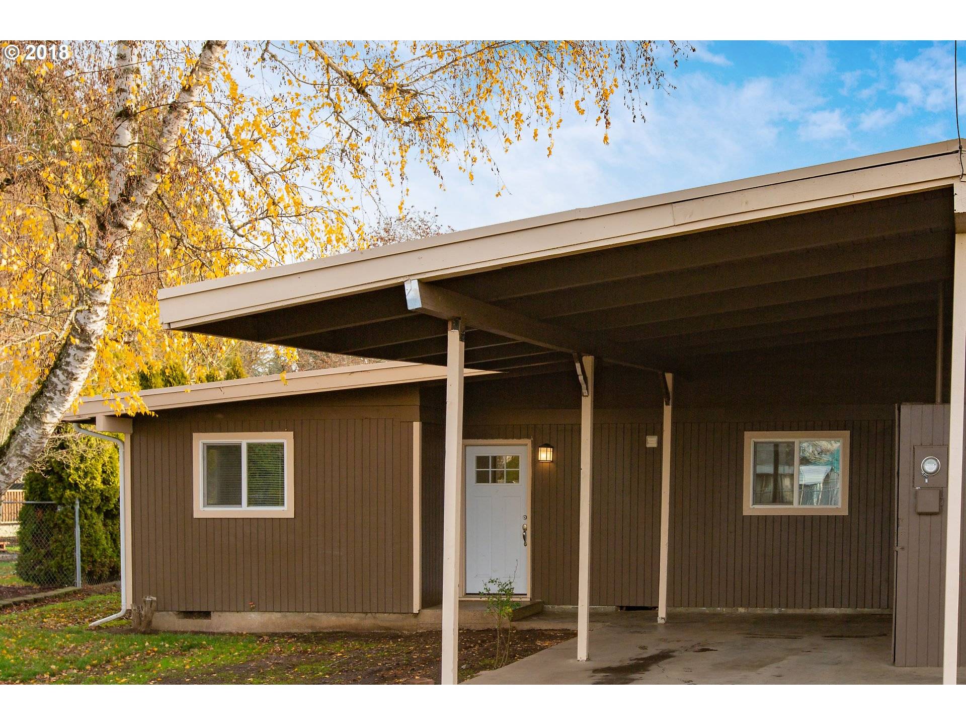 Silverton, OR 97381,706 STARK ST