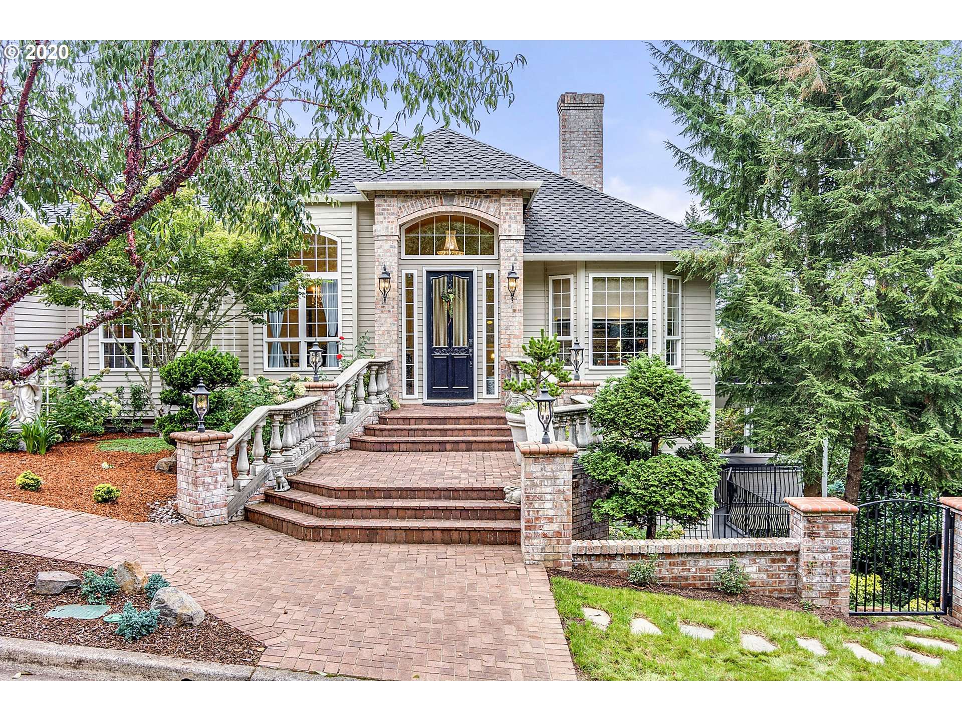 West Linn, OR 97068,19740 WILDWOOD DR