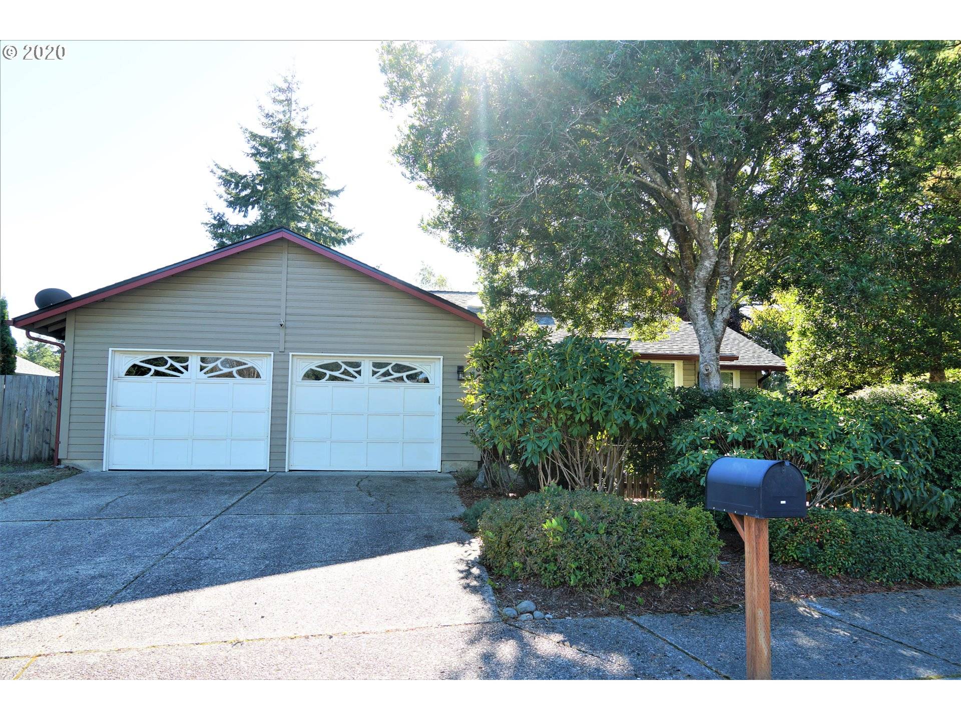 Florence, OR 97439,2066 40TH ST