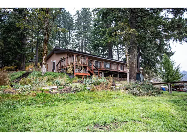 White Salmon, WA 98672,42 PRIVATE LAKE RD